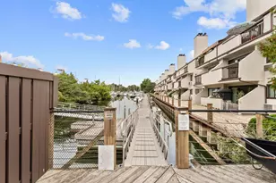 105 Harbor Dr, Stamford, CT 06902 - Photo 34