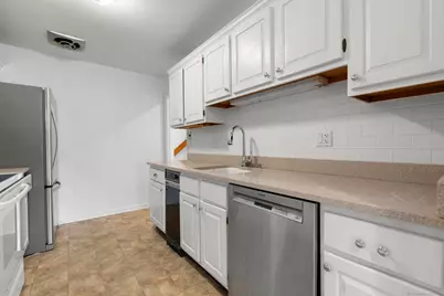 105 Harbor Drive #117, Stamford, CT 06902 - Photo 16