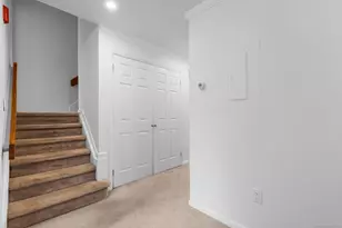 105 Harbor Dr, Stamford, CT 06902 - Photo 8