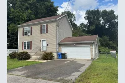 11 Carpenter Street, Norwich, CT 06360 - Photo 1