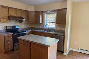 11 Carpenter St, Norwich, CT 06360 - Photo 4