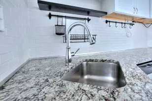 25 Cartright St, Bridgeport, CT 06604 - Photo 10