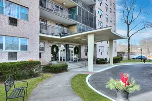 25 Cartright St, Bridgeport, CT 06604 - Photo 2