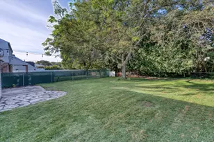 741 South Quaker Ln, West Hartford, CT 06110 - Photo 4