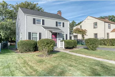 741 South Quaker Lane, West Hartford, CT 06110 - Photo 2