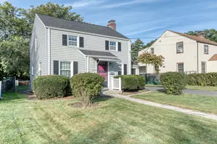 741 South Quaker Ln, West Hartford, CT 06110 - Photo 2