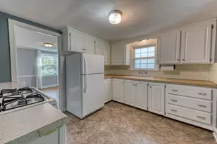 741 South Quaker Ln, West Hartford, CT 06110 - Photo 20