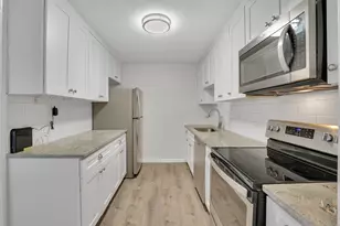136 Kane St, West Hartford, CT 06119 - Photo 8
