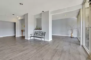 136 Kane St, West Hartford, CT 06119 - Photo 22