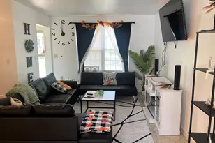 11 Nob Hill Cir, Bridgeport, CT 06610 - Photo 2