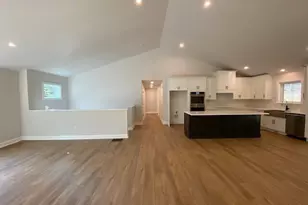 919 Strongtown Rd, Southbury, CT 06488 - Photo 2