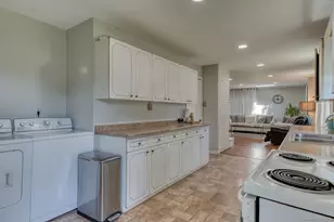 440 Chestnut Hill Ave, Waterbury, CT 06704 - Photo 20