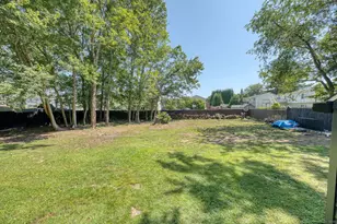 440 Chestnut Hill Ave, Waterbury, CT 06704 - Photo 8