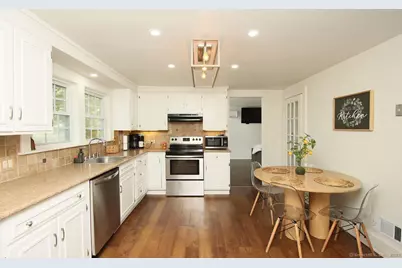 32 Clough Road, Waterbury, CT 06708 - Photo 10