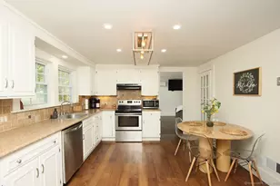 32 Clough Rd, Waterbury, CT 06708 - Photo 10