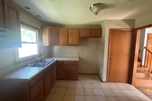 90 Salem St, Hartford, CT 06114 - Photo 12