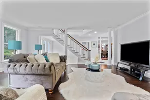 101 Brambley Hedge Circle, Fairfield, CT 06824 - Photo 8