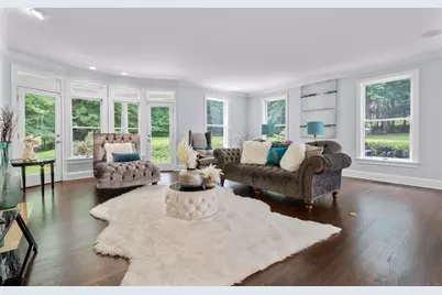 101 Brambley Hedge Circle, Fairfield, CT 06824 - Photo 10