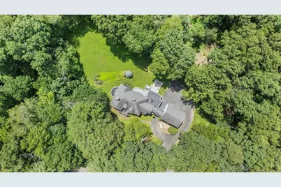 101 Brambley Hedge Circle, Fairfield, CT 06824 - Photo 40