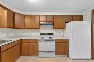 105 Hawks Nest Cir, Middletown, CT 06457 - Photo 4