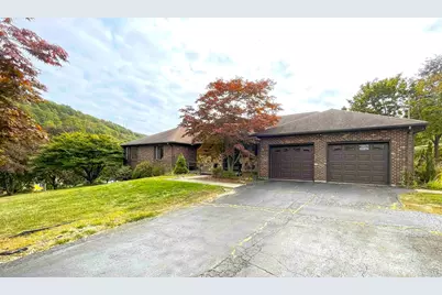 46 Cliffside Drive, Wallingford, CT 06492 - Photo 2