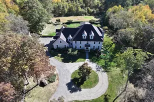 5 Lyric Ln, New Milford, CT 06776 - Photo 2