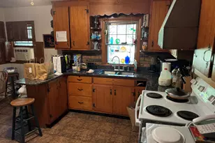 9 Morgan St, Montville, CT 06382 - Photo 4