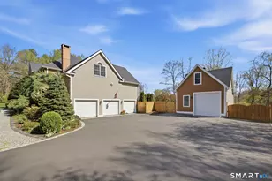 16 Robin Hood Ln, Easton, CT 06612 - Photo 2