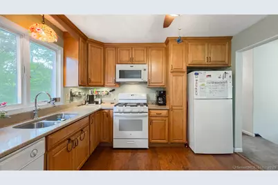 4 Union Circle, Danbury, CT 06810 - Photo 16