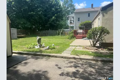 181 Cityview Avenue, Bridgeport, CT 06606 - Photo 18