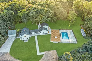 16 Yankee Peddler Path, Madison, CT 06443 - Photo 2