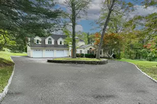 110 Erskine Rd, Stamford, CT 06903 - Photo 2