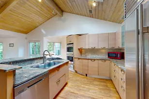 110 Erskine Rd, Stamford, CT 06903 - Photo 24