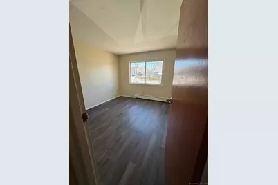 125 Granfield Avenue #3E, Bridgeport, CT 06610 - Photo 2