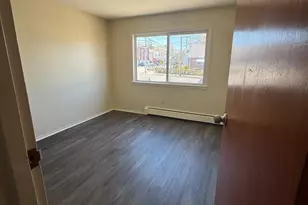 125 Granfield Ave, Bridgeport, CT 06610 - Photo 2