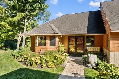 30 Biltmore Park #30, Bloomfield, CT 06002 - Photo 2