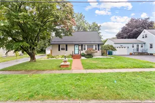 125 Meadowbrook Rd, Stratford, CT 06614 - Photo 2