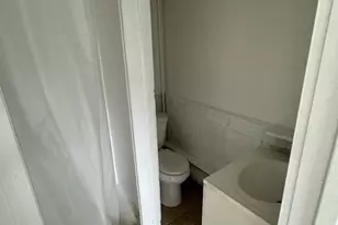 229 Helen St, Bridgeport, CT 06608 - Photo 6