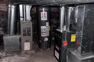 49 Benton St, Hartford, CT 06114 - Photo 6