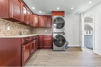 1373 Iranistan Avenue, Bridgeport, CT 06605 - Photo 4