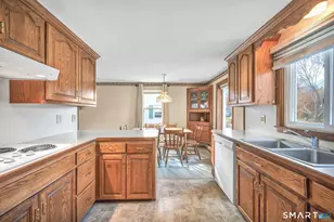 85 Florence St, Newington, CT 06111 - Photo 8
