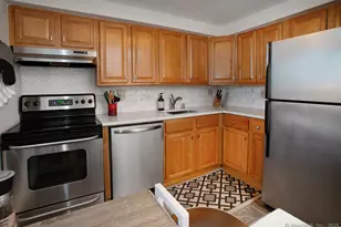 25 Grand St, Norwalk, CT 06851 - Photo 6