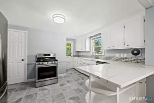 130 Florence St, West Hartford, CT 06110 - Photo 6