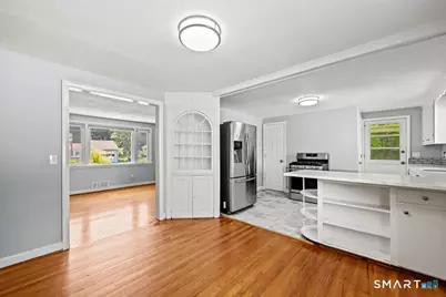 130 Florence Street, West Hartford, CT 06110 - Photo 8