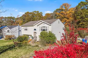 79 Cottonwood Ln, Montville, CT 06382 - Photo 1