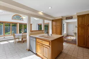 14 W Todd St, Hamden, CT 06518 - Photo 8