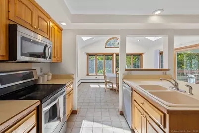14 West Todd Street, Hamden, CT 06518 - Photo 10