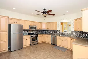 35 Todd St, Hamden, CT 06518 - Photo 10