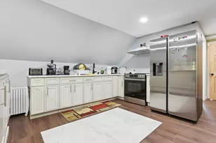 28 Farren Ave, New Haven, CT 06513 - Photo 10