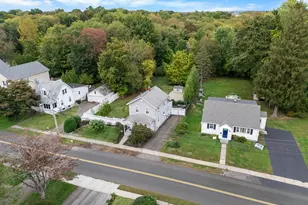 27 Peck St, Milford, CT 06460 - Photo 4